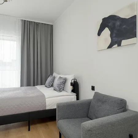 Klimatyzowane Studio Na Placu Wolnosci W Poznaniu By Renters