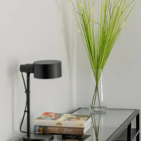 アパート Klimatyzowane Studio Na Placu Wolnosci W Poznaniu By Renters ポズナン